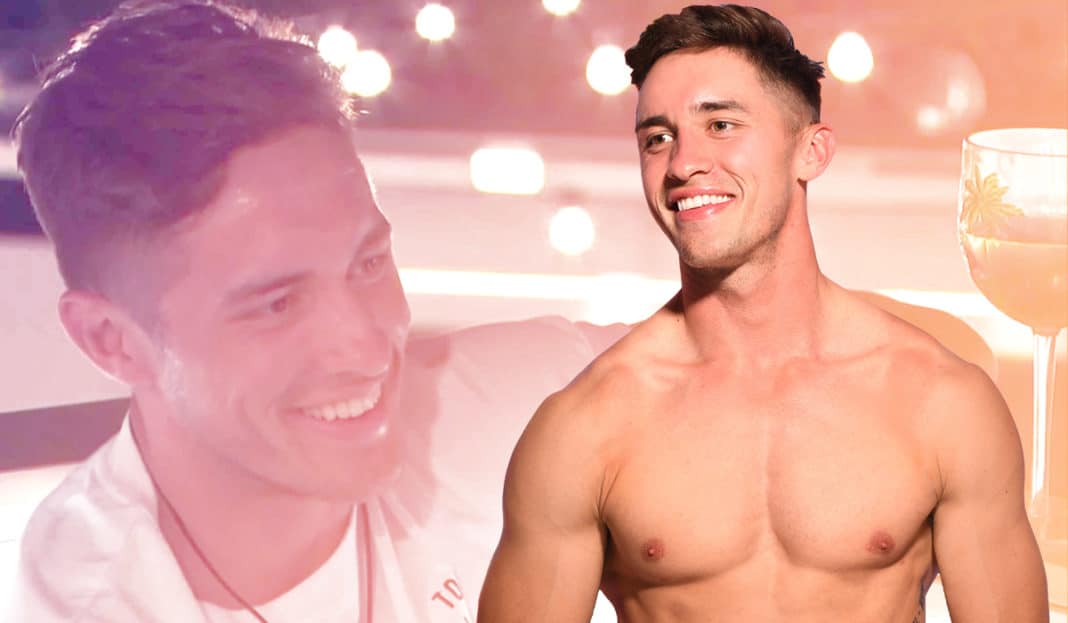 Love Island's Greg O'Shea flying into Shannon Airport on ...
