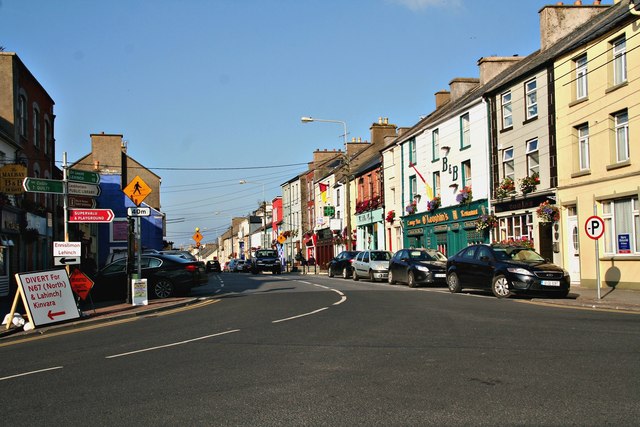 Situated in Miltown Malbay, 12 km from Lahinch, The Townhouse features a terrace and free WiFi. We Price Match. Bed and breakfast The Townhouse. The Townhouse. Main Street, Miltown Malbay, Ireland Excellent location - show map Loved that we could cook if we wanted and had a fridge and tea making facilities The Townhouse, Miltown Malbay Updated 2020 Prices