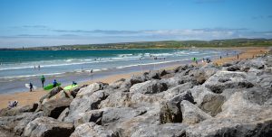 lahinch-beach-rocks