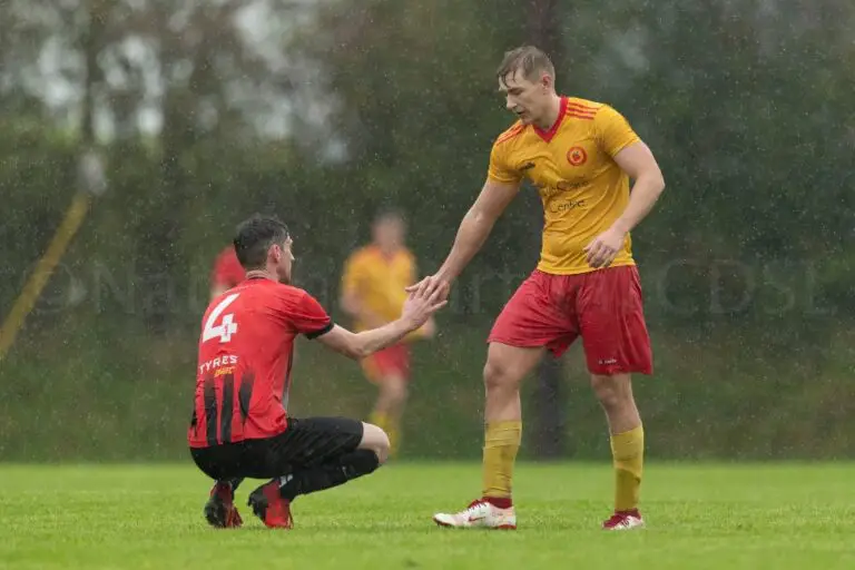 avenue utd vs bridge utd 24-09-23 alan mulready elias kunz 1