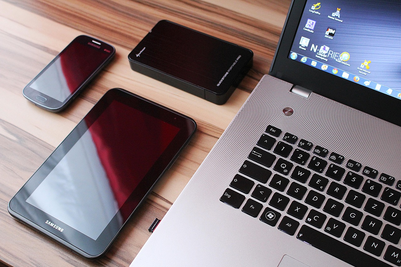 tablet smartphone laptop 1