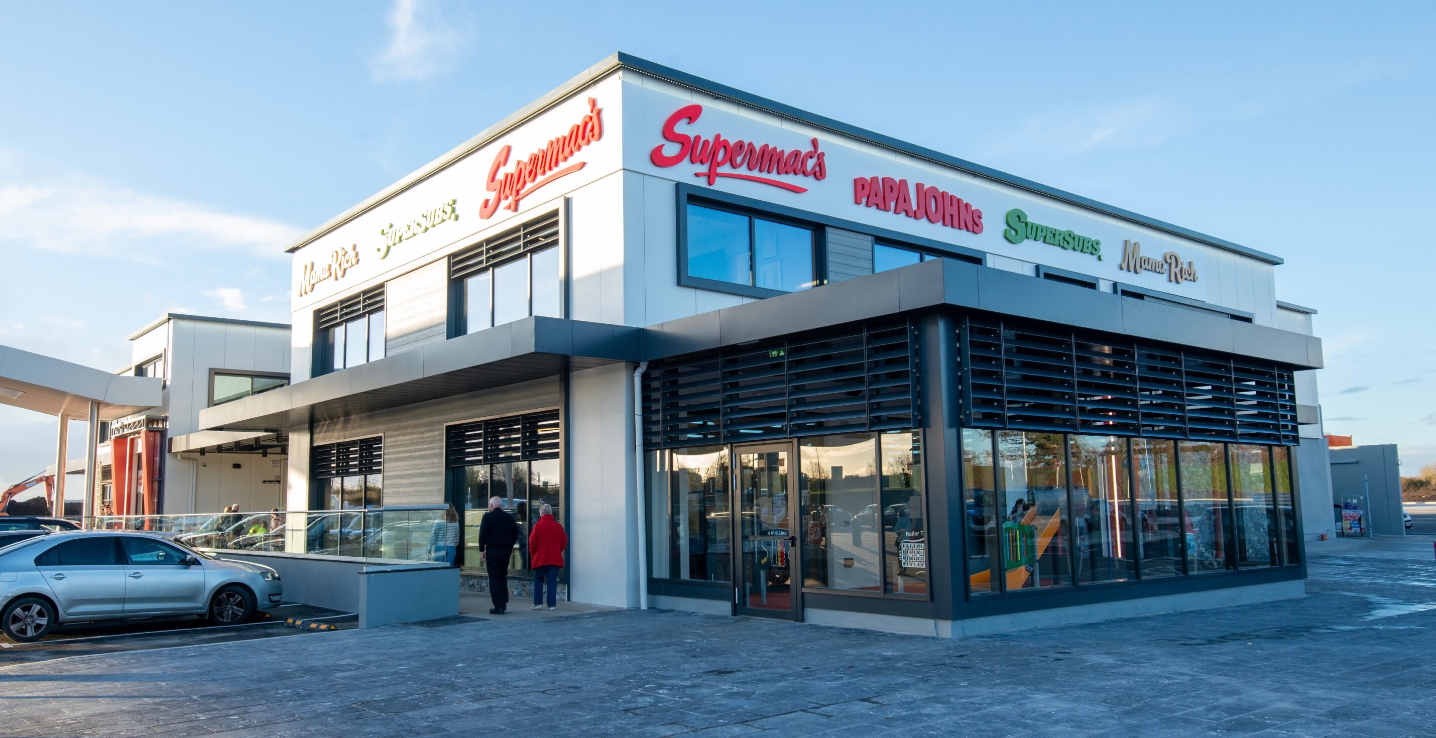 banner plaza 10-11-25 supermacs papa johns 1