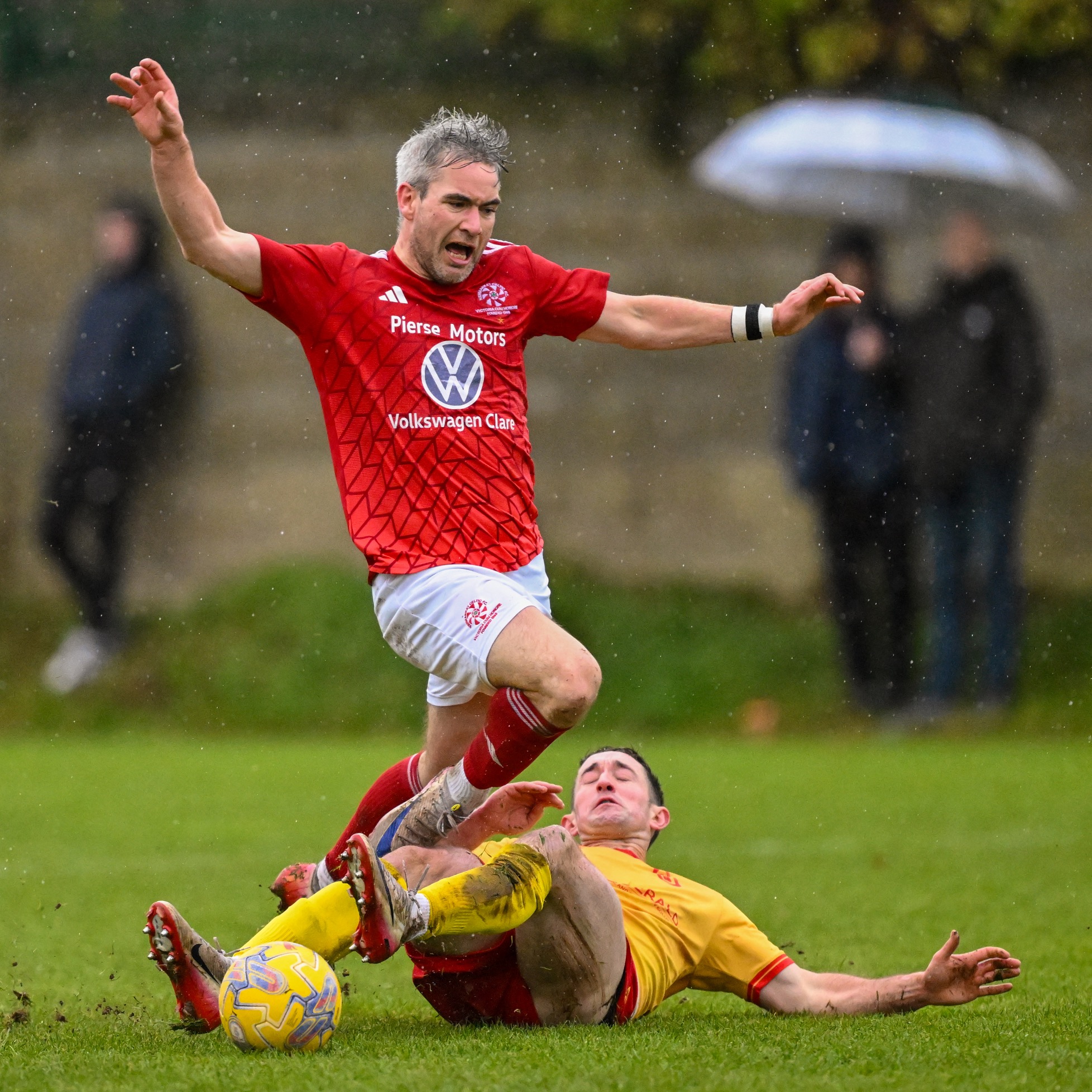 newmarket celtic vs avenue utd 30-11-25 eoin hayes gary o'connell 1