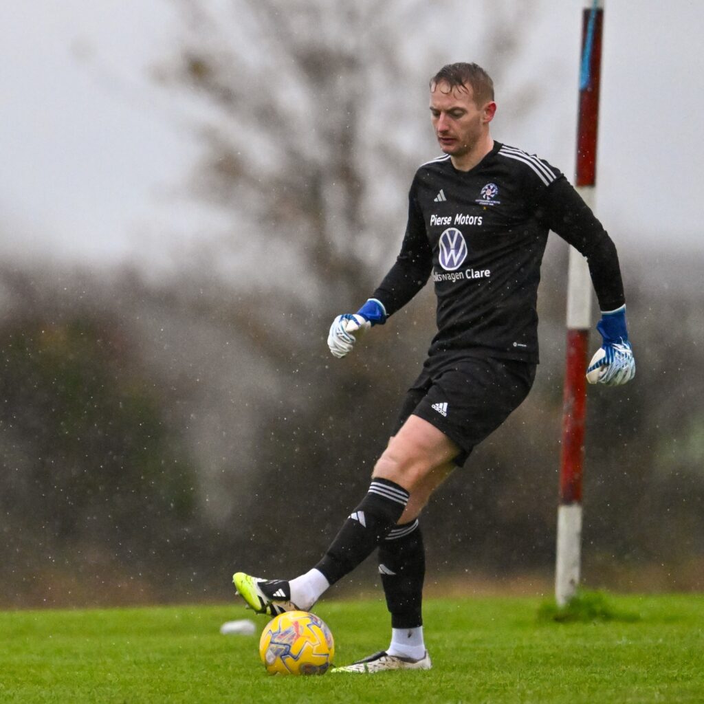 newmarket celtic vs avenue utd 30-11-25 shane cusack 1