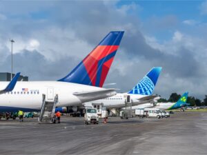delta united aer lingus shannon airport 1-2