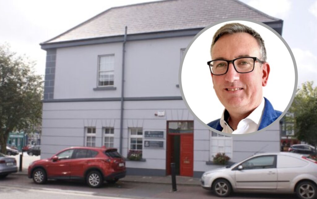 Kilrush Town Hall || Inset: Cllr Ian Lynch