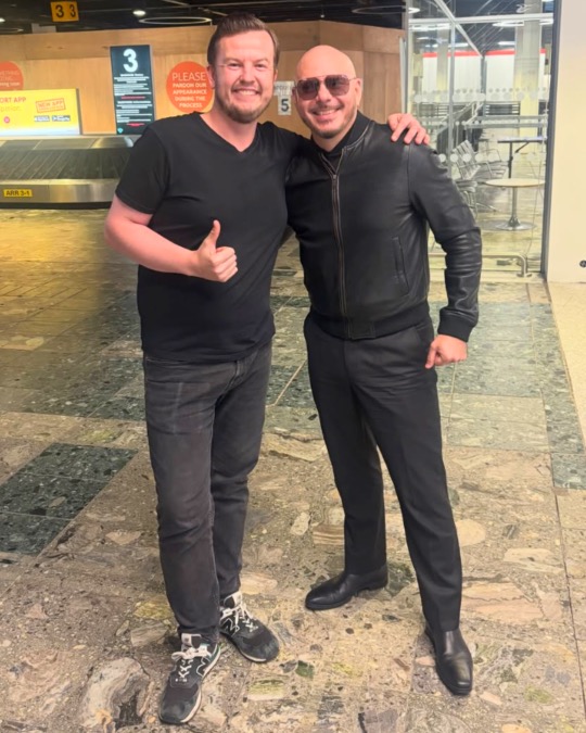 glenn pitbull shannon airport 1-2