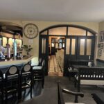 oilean-restaurant-kilrush-front-bar-from-door_006-006