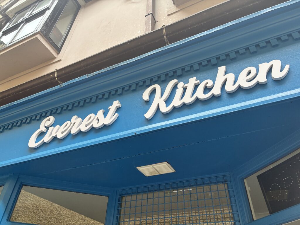 Everest Kitchen, Ennis